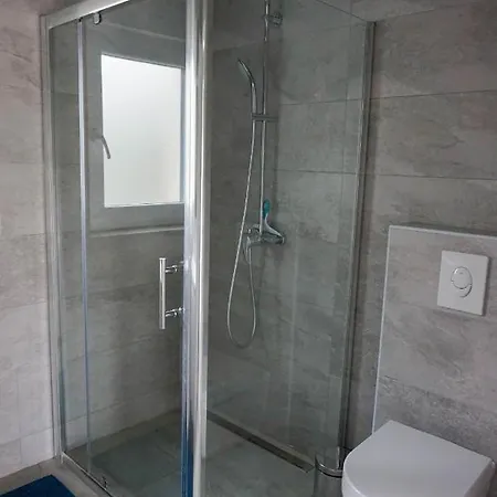 Vila Auf Der Insel Vir, 2 Pools, Sehr Privat, Ideal Fuer Familien *