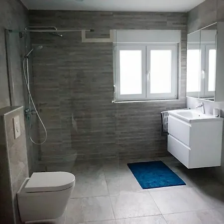 Auf Der Insel Vir, 2 Pools, Sehr Privat, Ideal Fuer Familien
