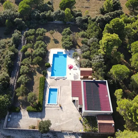 Auf Der Insel Vir, 2 Pools, Sehr Privat, Ideal Fuer Familien Vila