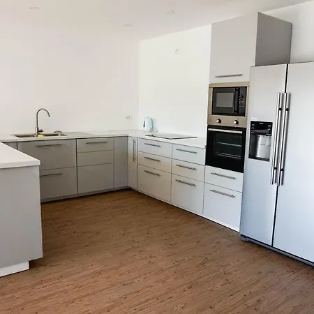 Auf Der Insel Vir, 2 Pools, Sehr Privat, Ideal Fuer Familien Vir